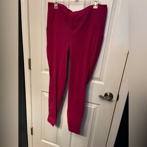 Lululemon Swift Speed High-Rise Tight 28"
ColourWild Berry
Size14. No inside tag
